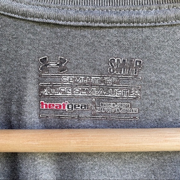Under Armour Short Sleeve V Neck T Shirt - Picture 3 of 7
